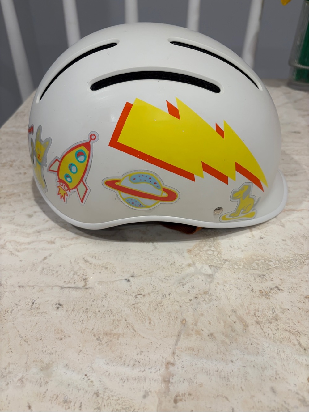 Thousand Jr. helmet - Picture 4 of 6